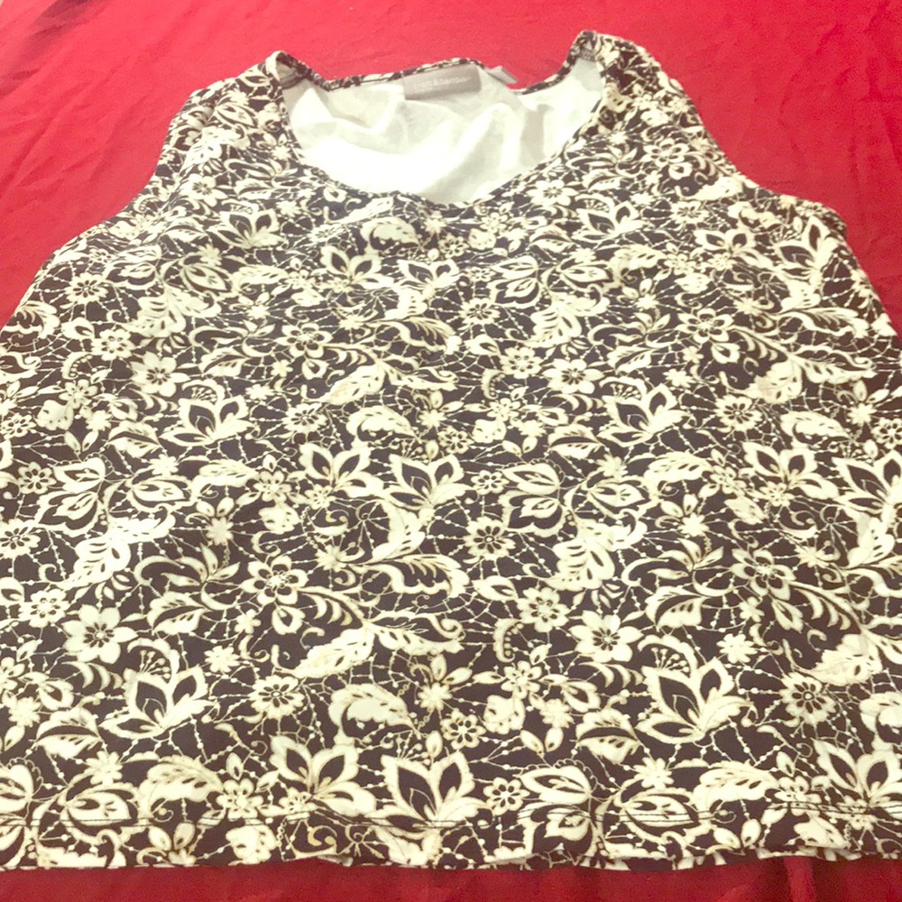 Woman sleeveless blouse